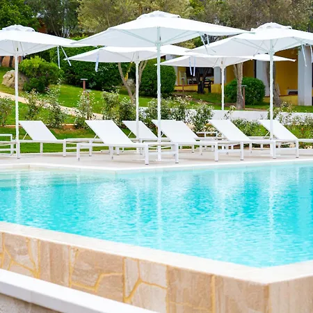 With Swimming Pool In Costa Serena Just 700 Mt From The Sea Lejlighedshotel 3*