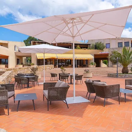 Lejlighedshotel With Swimming Pool In Costa Serena Just 700 Mt From The Sea Porto Rafael