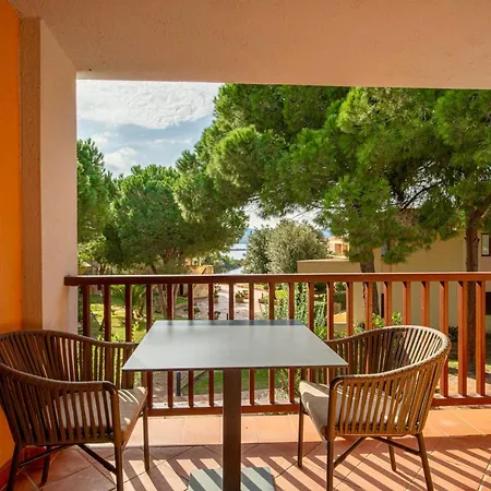 With Swimming Pool In Costa Serena Just 700 Mt From The Sea Lejlighedshotel 3*