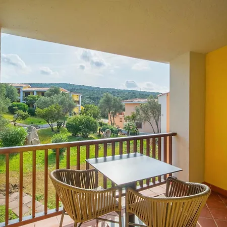 With Swimming Pool In Costa Serena Just 700 Mt From The Sea Lejlighedshotel 3*