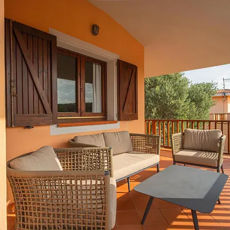With Swimming Pool In Costa Serena Just 700 Mt From The Sea 3*
