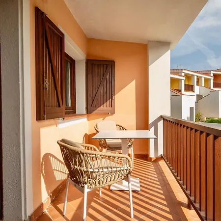 Lejlighedshotel With Swimming Pool In Costa Serena Just 700 Mt From The Sea Porto Rafael