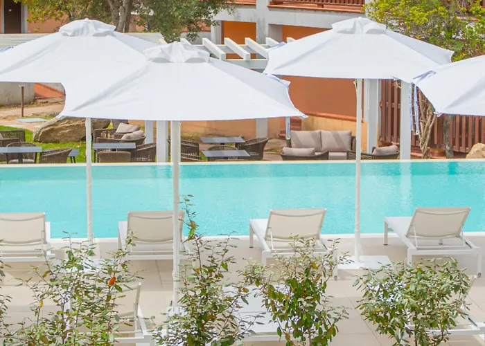 With Swimming Pool In Costa Serena Just 700 Mt From The Sea 3*