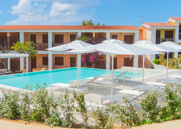 With Swimming Pool In Costa Serena Just 700 Mt From The Sea 3*