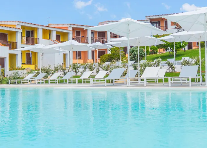 With Swimming Pool In Costa Serena Just 700 Mt From The Sea 波尔图拉斐尔