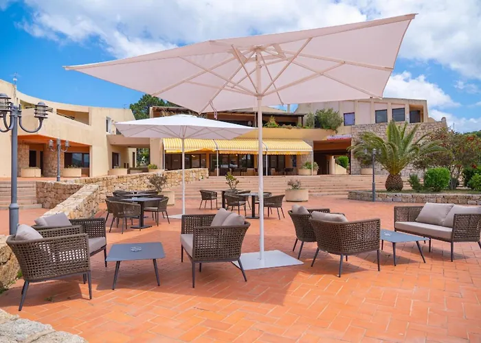 公寓式酒店 With Swimming Pool In Costa Serena Just 700 Mt From The Sea 波尔图拉斐尔