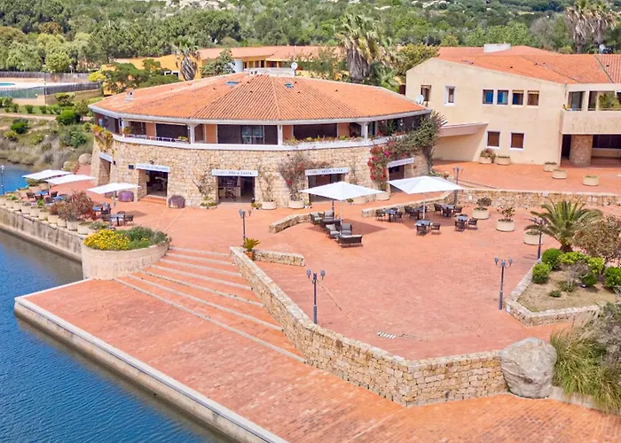 With Swimming Pool In Costa Serena Just 700 Mt From The Sea 3* 波尔图拉斐尔