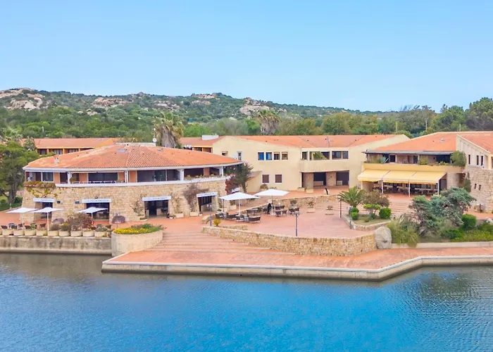 With Swimming Pool In Costa Serena Just 700 Mt From The Sea 3*
