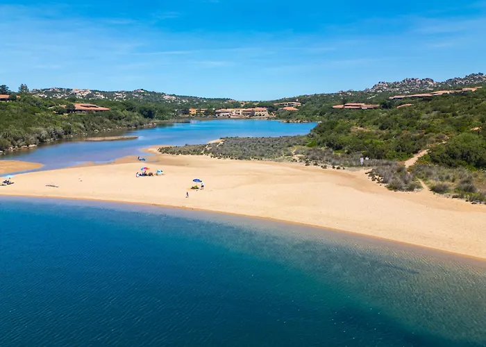 With Swimming Pool In Costa Serena Just 700 Mt From The Sea 公寓式酒店 波尔图拉斐尔